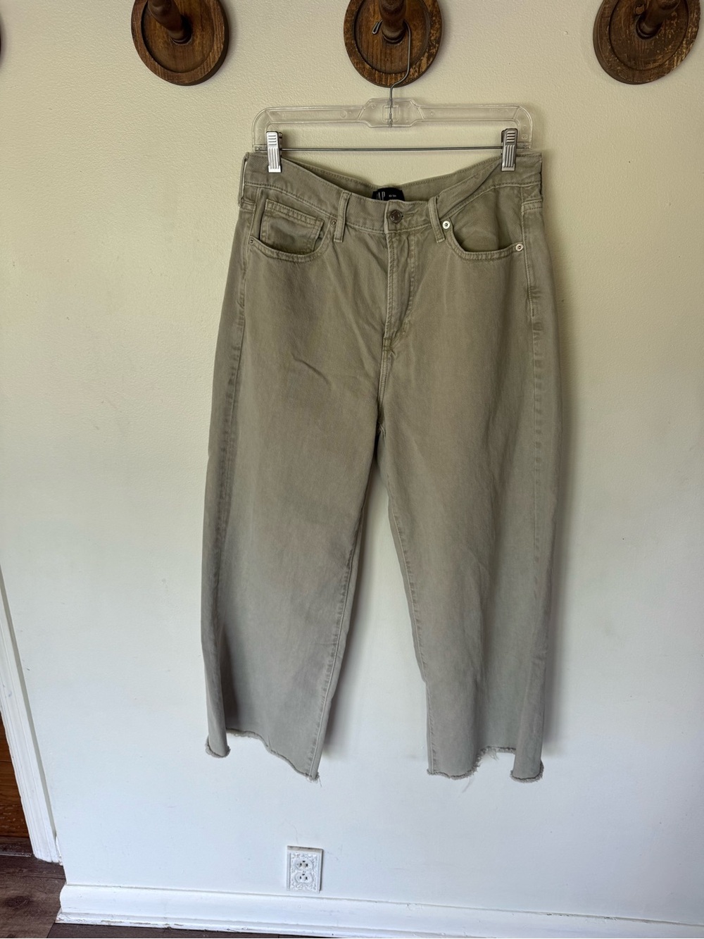 GAP grey high rise wide leg raw hem ankle jeans size 10